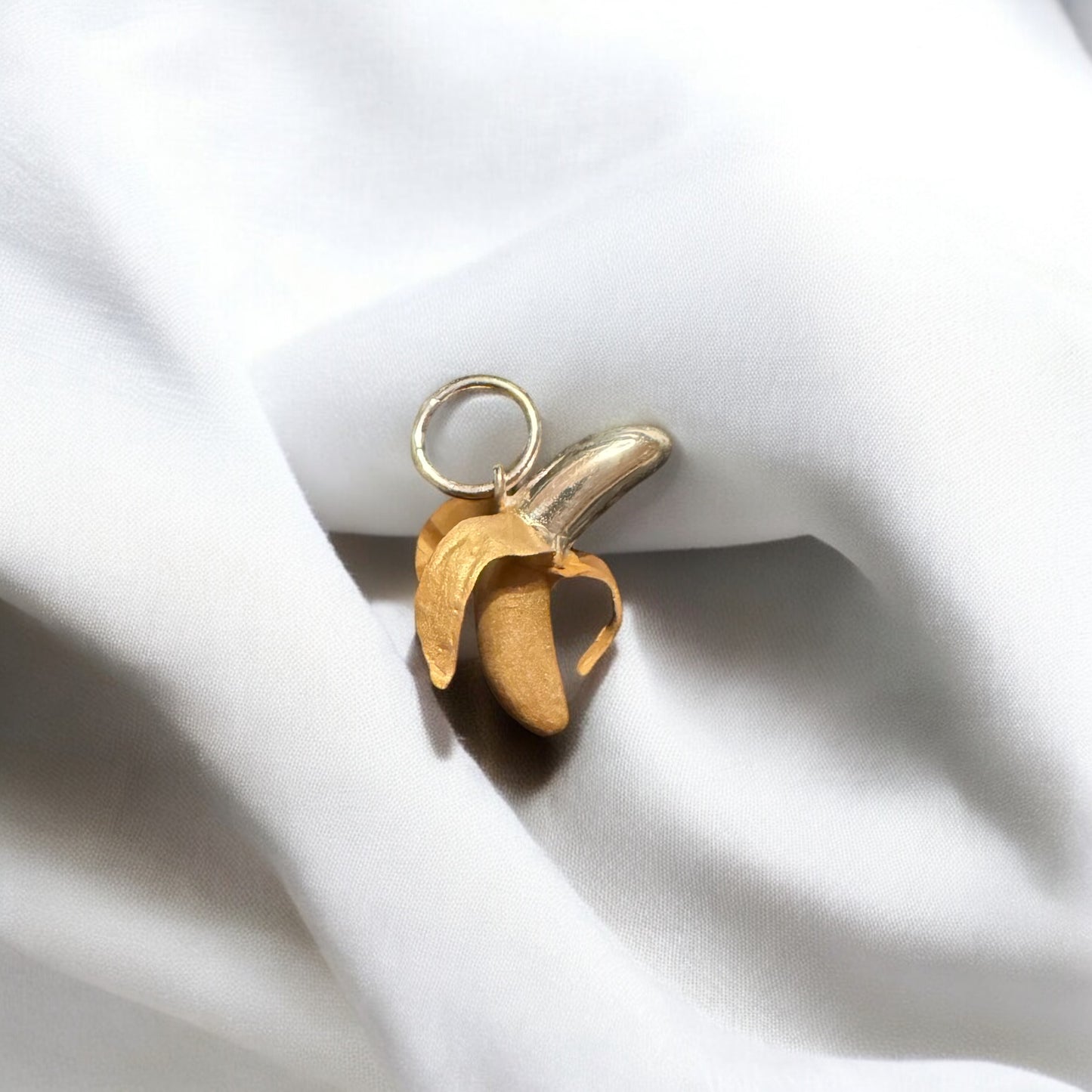Pingente Banana tropical pop prata 980 ouro 18k – Fortes Jewellery