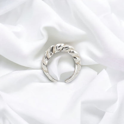 Anel Twirl espiral prata 980 stacking – Fortes Jewellery