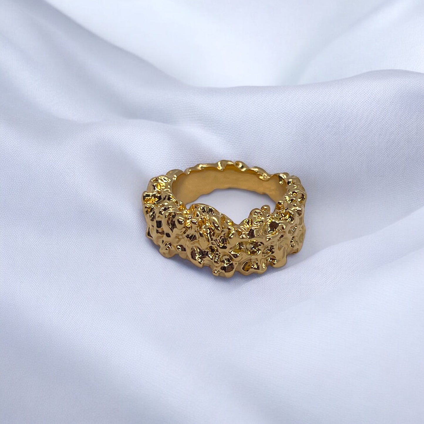 Anel Lava formas orgânicas prata 980 ouro 18k – Fortes Jewellery