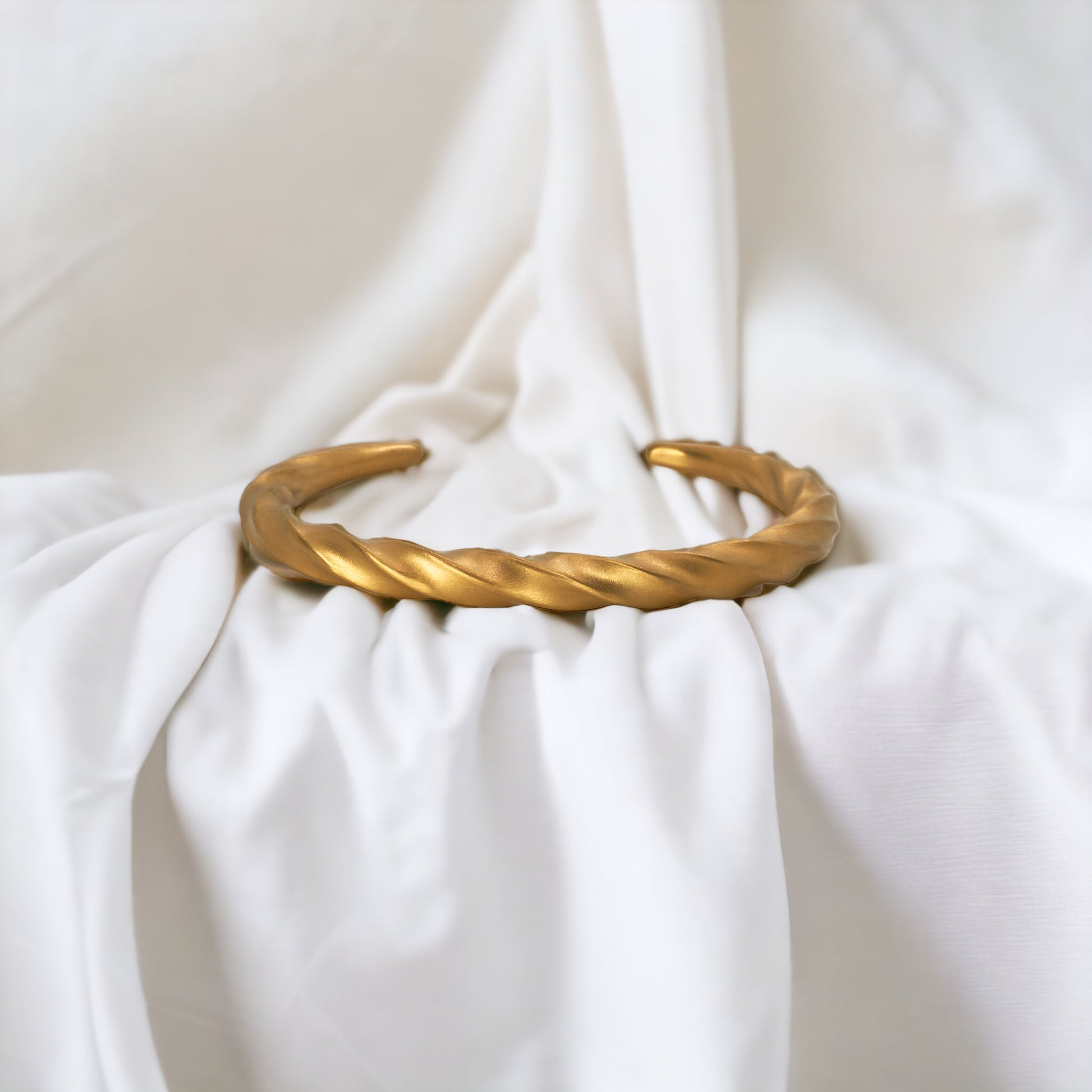 Pulseira Twist torcida prata 980 ouro 18k – Fortes Jewellery
